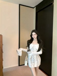 Long Sleeve Lace Splice Dress Womens Autumn Winter Slim Fit Short Skirt Pure Desire Waist Cinch Butt Hugging Skirt Casual Print