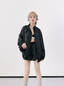 เสื้อแจ็คเก็ตกันแดดสไตล์อเมริกัน ทรงหลวม คอตั้ง ประดับเพชร สำหรับผู้หญิง ฤดูร้อน 2025 ใหม่ เสื้อผ้ากีฬาลำลอง แฟชั่น