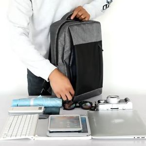 กระเป๋าเป้สะพายหลัง กันน้ำ มีช่อง USB ทรงสวย