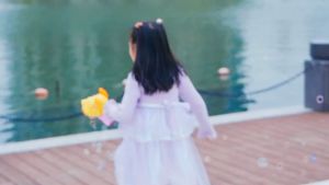 12 Holes Automatic Dolphin Bubble Blower Toys Cute Bubble Summer Outdoor Activity Bubble Blowing Machine Electric