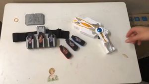 Senjata Ultraman DX Transformer Suara Led Figure Ultraman