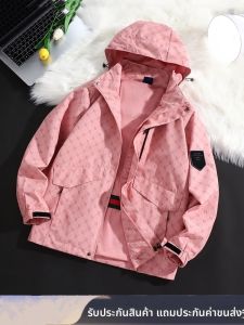 NY NYC กางเกงบ็อกเซอร์ผู้ชาย ฤดูใบไม้ผลิและฤดูใบไม้ร่วง ผู้ชายและผู้หญิง วัสดุกันน้ำ กันลม แจ็คเก็ตแบบถอดได้ แจ็คเก็ตแบบมีฮู้ด ลาย B คู่รัก