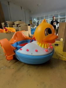 Large Inflatable Water Park Parent-Child Playground Hand-Cranked Boat Electric Cartoon Bumper Boat Swimming Pool Toys for Kids