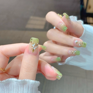 เล็บแต่งตัวแบบสวมใส่สไตล์ฤดูใบไม้ผลิและฤดูร้อนสีเขียวสดใหม่ ลายไผ่ ดีไซน์เรียบง่าย วาดด้วยมือ ผลิตภัณฑ์เสริมความขาว