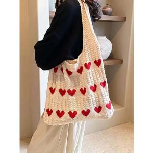 Dopamine Knitted Heart Shaped Large Capacity Shopping Bag: A Stylish Daily Accessory