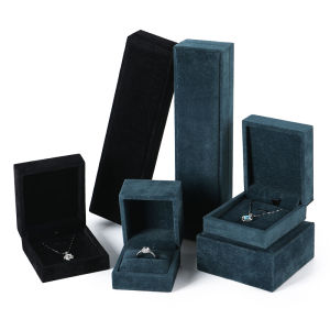 กล่องเครื่องประดับหนัง PU กํามะหยี่สําหรับแหวน สร้อยคอ สร้อยข้อมือ และต่างหู โดย Yayi โซลูชันการจัดเก็บที่ทันสมัยสําหรับอุปกรณ์เสริม