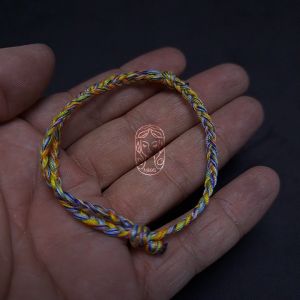 Gelang Tali Tridatu Shanti