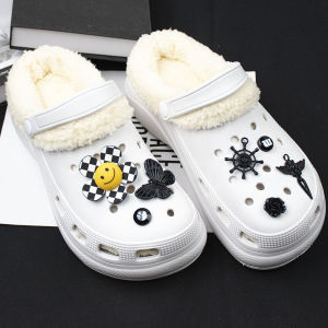 หัวเข็มขัดรองเท้ามีเสน่ห์รูปการ์ตูนน่ารัก Crocs Jibbilz เครื่องประดับ DIY รองเท้าแบบมีรูระบายลายดอกทานตะวันห่วงโซ่รองเท้าที่ถอดออกได้ของตกแต่งสำหรับ Crocs