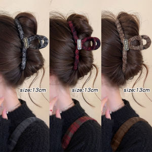กิ๊บติดผมขนาดใหญ่ผ้าปักสำหรับผู้หญิง ฤดูใบไม้ร่วง/ฤดูหนาว 2025 รุ่นใหม่ กิ๊บติดผมขนาดใหญ่สำหรับผมหลังศีรษะ คลิปฉลาม ตกแต่งผม