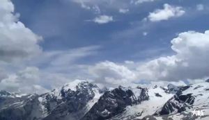 大吱雪绒花精粹护手霜女秋冬防干裂滋润保湿嫩白补水不油腻60mlDazhi Edelweiss Essence Hand Cream for Women in Autumn and Winter Anti drying and Cracking Moisturizing Tender and White Moisturizing Non greasy 60ml