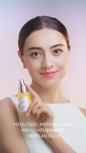 SKINTIFIC Radiance Booster Serum Spray สเปรย์เซรั่ม 3-in-1 มอบความชุ่มชื้น สเปรย์ผิวใสซึมไวใน 3 วินาที ผิวชุ่มช้นและเรียบเนียนใน 7 วัน