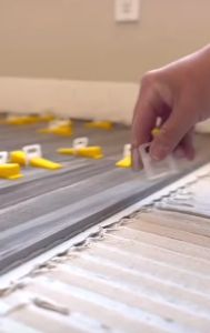 (10ถุง/แพ็ค) พร้อมส่ง กิ๊บปรับระดับกระเบื้อง Greenbee 100ชิ้น/ถุง คลิปปรับระดับกระเบื้อง tilelevelin clip กิ๊บ