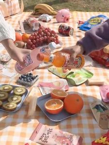 【COD】Picnic mat Multiple Sizes Camping Beach Outdoor Travel outdoor camping mat portable beach mat moisture-proof Thick moisture-proof easy to store easy to clean double-sided effective waterproof one-piece folding design encryption thickened Oxford cloth