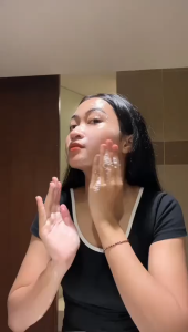 Trisia Anti Acne Facial Foam Sophora - Sabun Pembersih Wajah untuk Kulit Berjerawat & Berminyak dengan Ekstrak Bunga Sophora Mencerahkan & Mengurangi Komedo 50g