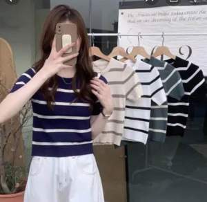 LILY CROPTOP SALUR KNIT KOREA