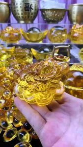Cóc Ngậm Tien Vàng 3 chân Con Thiềm Thừ bằng Thủy Tinh Pha Lê