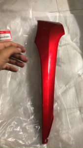 Ốp sàn chân bên trái Lead  Scr 110 màu đỏ