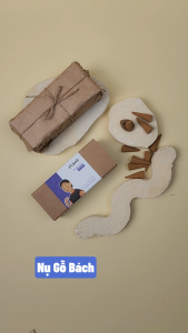 Nụ Thủ Công Gỗ Bách Cedar 3 Lành Hộp 20 Nụ 100 % Tự Nhiên Tặng Kèm Đế Chăm Không Hóa Chất Xông Thơm