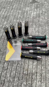 2IN1 HANDGRIP MOSCOW M010 GRIP SET KIRI KANAN KARET BANDUL STANG HANFAT GAGANG MOTOR HAN DGRIP SET HG55 HG66 BULU + END BAR BALANCER JALU STANG MODEL PCX CHROME ORIGINAL JALU PCX BESAR UNIVERSAL ALL VARIO BEAT CBR FINO SCOOPY LEXI NMAX PCX MIO