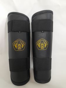 Deker silat/pelindung kaki silat