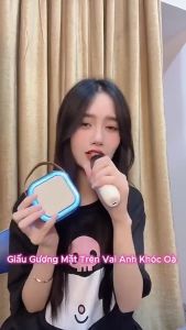 ( MUA 1 ĐƯỢC 3 ) Loa bluetooth K12 Không Dây Mini Kèm 2 Micro Thiết Kế Nhỏ Gọn Tiện Dụng Âm Thanh Hay Hỗ Trợ Điều Chính Tông Giọng Dễ Dàng Sử Dụng Dễ Mang Theo
