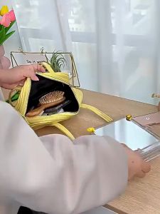 Tas Makeup Lampu 3 Warna Vinnatsu: Pilihan Ideal untuk Penampilan Anda