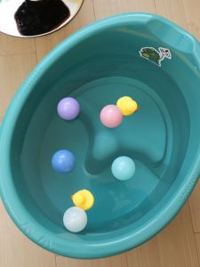Thickened Plastic Baby Bath Tub 0-6 Years Old Children Bathtub Sitting Bath Tub Plastic Material Non-covered Bath Bucket