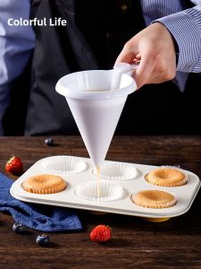 Handheld Baking Tool Cream Sugar Frosting Chocolate Separator Cupcake Measuring Dripper Kitchen Cooking Utensils Baking Tools