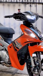 STRIPING STICKER LIS LES POLET motor yamaha Jupiter mx old 135 2005 2006 silver oren lis body motor standar terbaik Mahkota Stiker