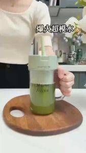 CRUSHER JUICER MINI BLENDER PORTABEL GELAS+SEDOTAN MULTIFUNGSI