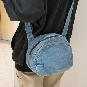 ทันสมัย เดนิม กระเป๋าสะพายไหล่เล็ก 2023 ใหม่ อินเทรนด์ Ins Atmosphere นักเรียน กระเป๋าผู้ชายสไตล์เดียวกันกระเป๋าสะพายข้างฉากพักผ่อน