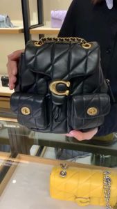 small fragrant style backpack 2024 new diamond grid chain leather backpack womens bag crossbody bag CU076  Size:  22 * 21 * 13 cm