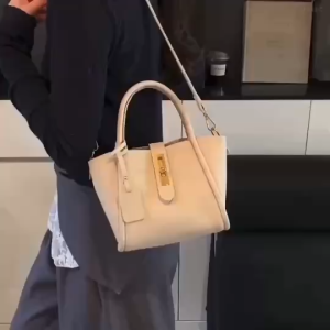 ซื้อ1 แถม1(Sangdee) กระเป๋าถือผู้หญิง กระเป๋าสะพายแฟชั่น หนังPU สไตล์เกาหลี รุ่นP1