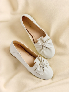 Round-Toe Flat Bow Leather Casual Shoe