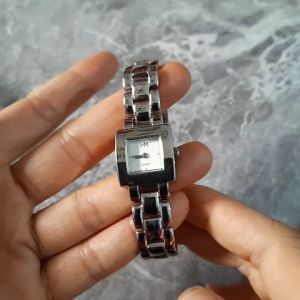 Đồng hồ nữ Noevir sang trọng second hand si nhật- đã qua sử dụng