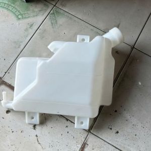 Bình nước phụ xe tải isuzu 2010 bình nước phụ xe tải isuzu 2010 đầu vuông hàng đẹp giá 1 cái