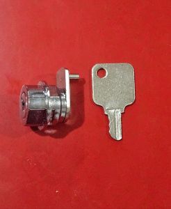 GEMBOK + KUNCI ENGSEL PINTU SHOWCASE POLYTRON ORIGINAL.