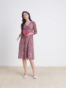 Koradior | Elegant Charm V-Neck Elastic Tulle ¾ Sleeve Dress
