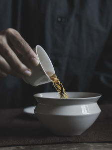 อุปกรณ์ชุดชาเคลือบดินเผาหรูหรา ชามาดจิ้งหรีด ถังขยะชา น้ำมันป่า ถังเก็บน้ำ ชุดชา กิ๊บติดหน้าจอคอมพิวเตอร์