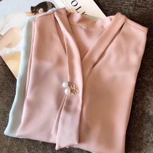 Summer new Korean shirt lady loose mid-sleeved shirt horn sleeve v-collar temperament bottomed shirt