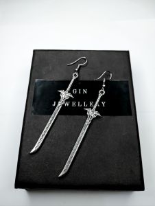 Anting tindik Sword