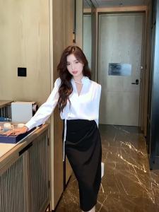 AMMIN 2024 Autumn new French sweet three-dimensional Flower V-neck Long sleeve Commuter chiffon Shirt Womens simple solid color sweet bubble sleeve elegant blouse