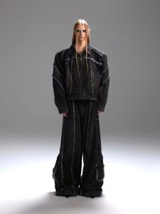 แจ็คเก็ตยีนส์ทรงหลวมสไตล์ปUNK กระเป๋าใหญ่ ขอบขนหนู ป้ายสี สไตล์วัยรุ่น ฤดูใบไม้ร่วง ฤดูหนาว แจ็คเก็ตยีนส์ผู้ชาย