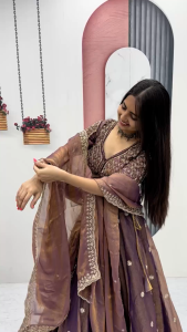PRE ORDER 15 DAYS - READYMADE LEHANGA CHOLI