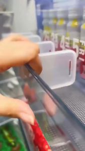 Refrigerator Storage Divider Retractable Plastic Divider Refrigerator Sorting Storage Divider Adjustable Clipboard Refrigerator Storage and Organization Shelf