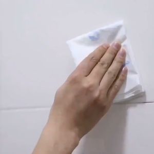 ที่แขวนเอนกประสงค์สัมผัสไม้กวาด/ถูพื้น พร้อมที่หนีบแบบพกพา สีหลากหลาย