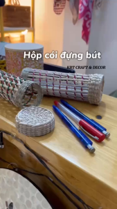 Hộp cói đựng bút thủ công nhỏ gọn dễ dàng mang theo (KBT001HCĐB)