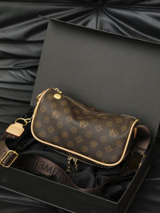 Fashionable Dumpling Shaped Chest Bag Womens Leather Waist Bag Single Shoulder Crossbody Bag Stylish British Style Soft Handbag