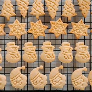 4Pcs Christmas Baking Mold Set DIY Tree Snowman Cookie Cutter Plunger for Gingerbread Fondant Cake Decorating Pastry Tools