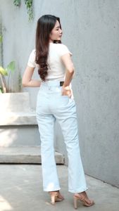 Celana Jeans Cutbray Highwaist: Celana Jeans Stylish & Nyaman